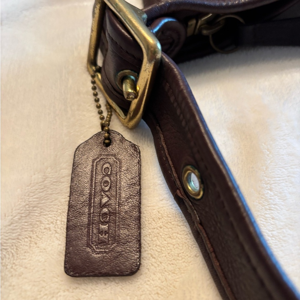 Elegant Brown Leather Men's Bag - Picture 6 of 7